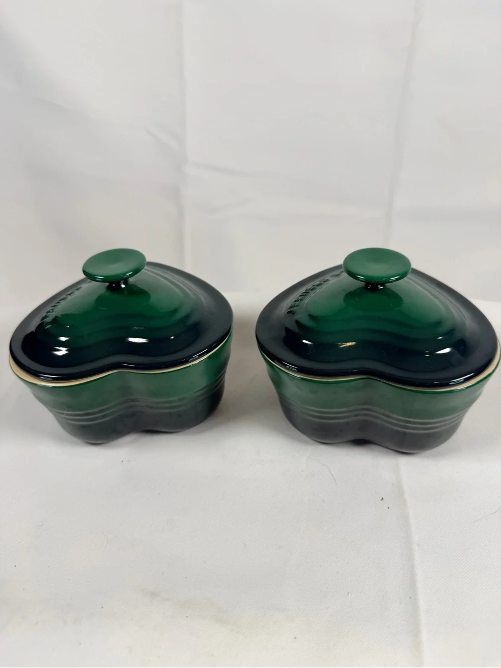 LE CREUSET Set of 2 Mini Dishes Heart Shape Bakeware Lids Cocotte Style Green
